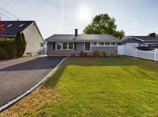 62 Elliot Pl, Edison, NJ 08817