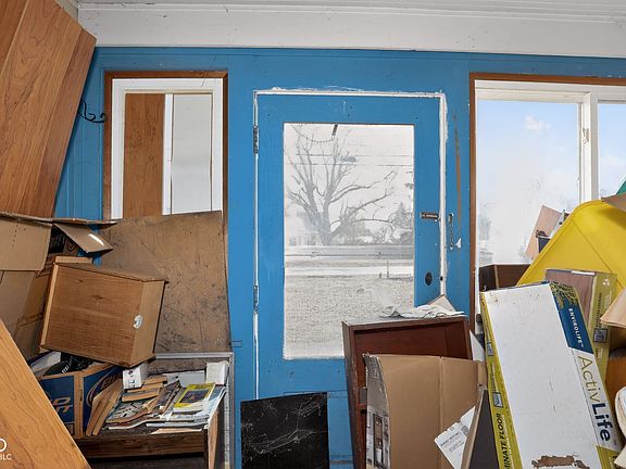 5th image of 1920 Van Buskirk Rd