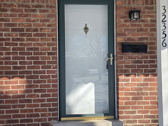 3rd image of 32356 Loomis Dr
