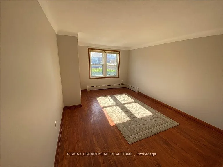300 Knoll St #LOWER — Photo 4