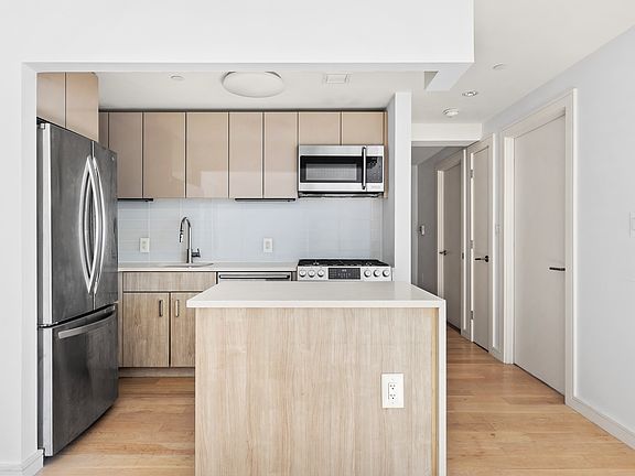 4th image of 171 W 131st St APT 319