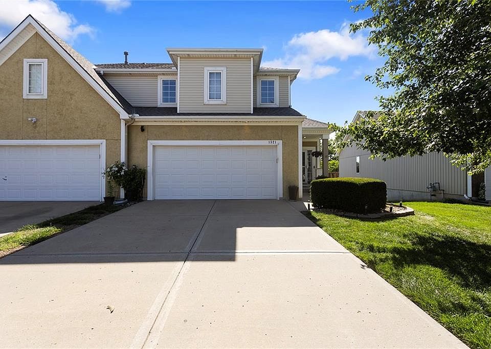 1st image of 1321 N 158th Ct