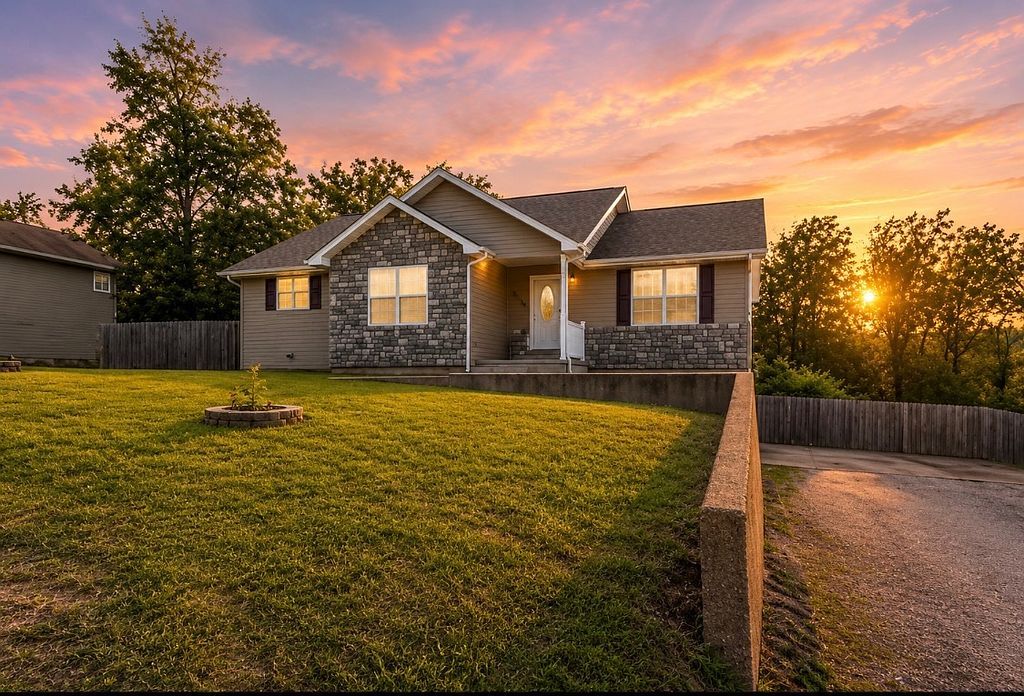 15729 Terris Ln - Property Image