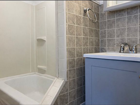2nd image of 151 Oak St #10