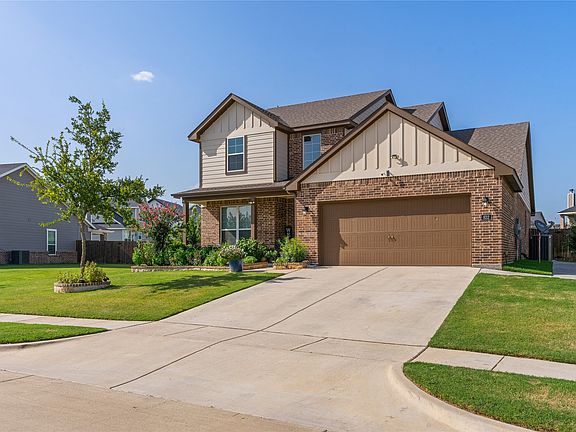 2nd image of 832 Feather Edge Dr