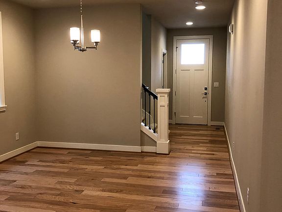 5th image of 1081 Pine Crest Cir NE