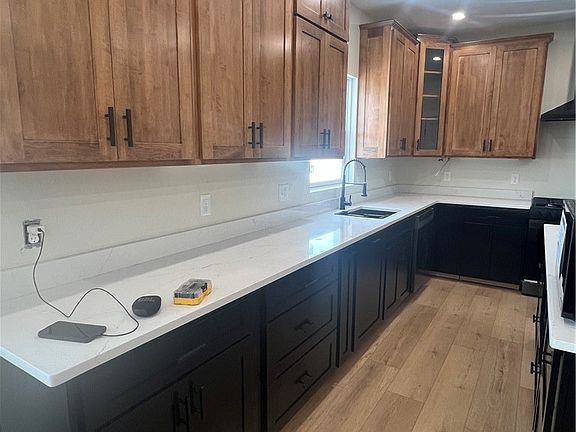 3rd image of 107 Willow Village Dr