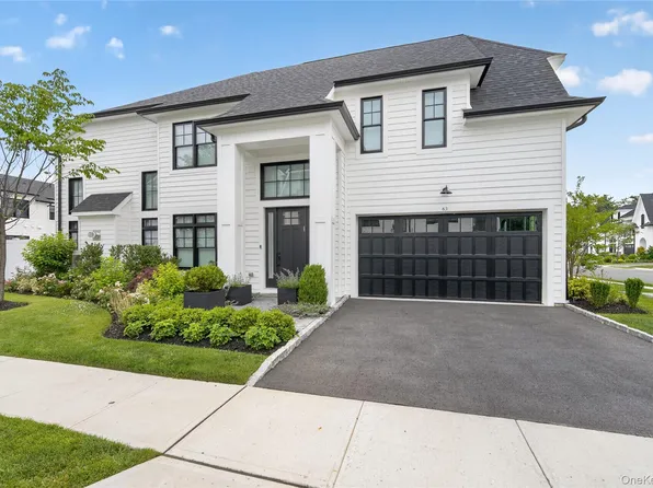 63 Three Ponds Lane W, Woodbury, NY 11797
