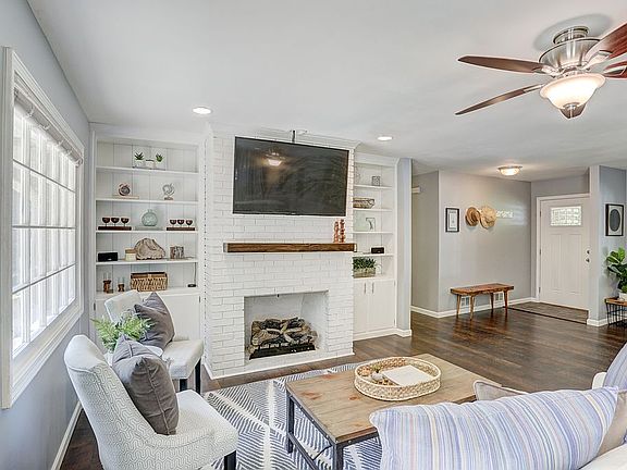5th image of 3325 Pinetree Dr SE