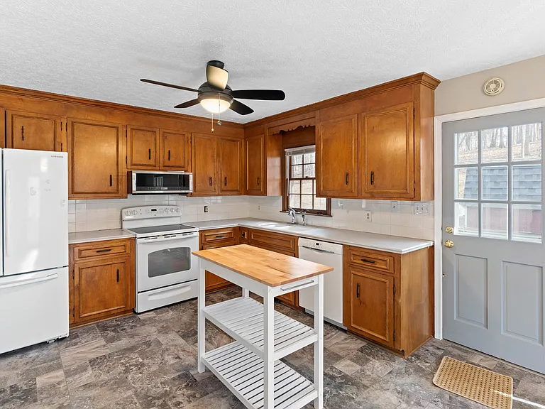 102 Forest Oaks Dr — Photo 6