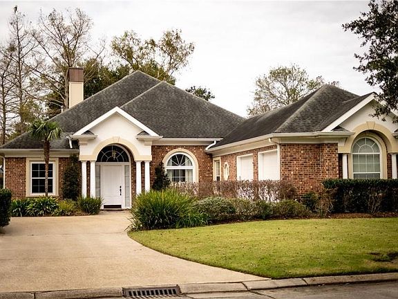 2nd image of 38 Fairway Oaks Dr