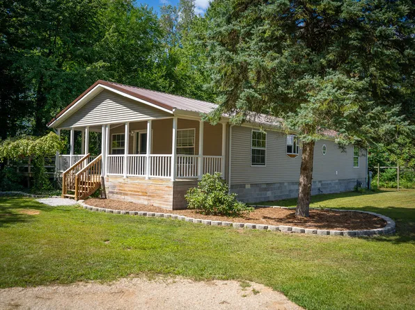 4483 Meadowbrook Ln, Fremont, MI 49412