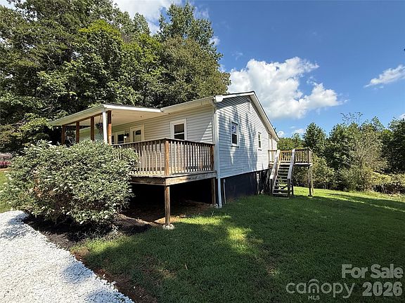 3rd image of 44 Oak Hill Rd
