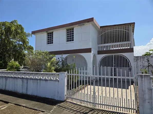 H13 Calle Mireya Est, Toa Baja, PR 00949