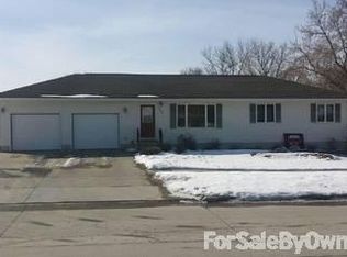 1350 Allen Ave, Garner, IA 50438