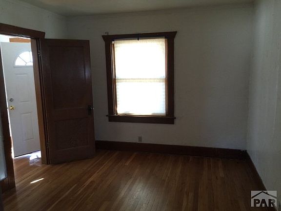5th image of 1825 E 8th St