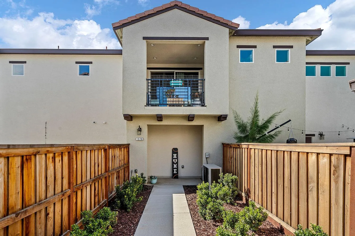 1579 Currents Way photo 1