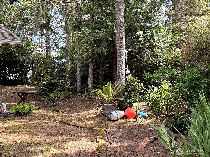 2nd image of 504 Duck Lake Drive SE