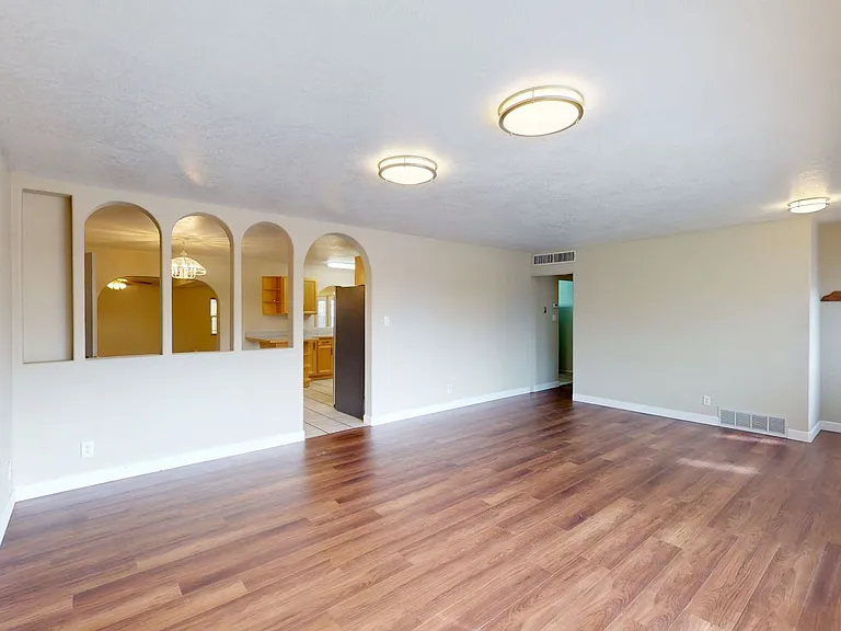 367 Cedar St — Photo 5