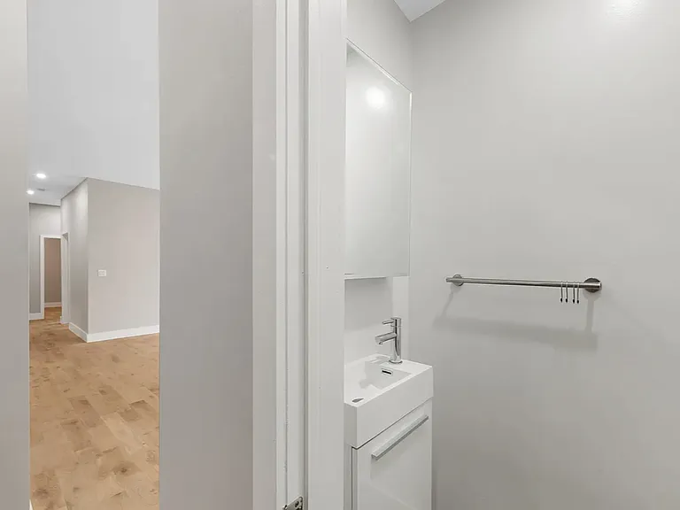 100 W 139th St #7 — Photo 10