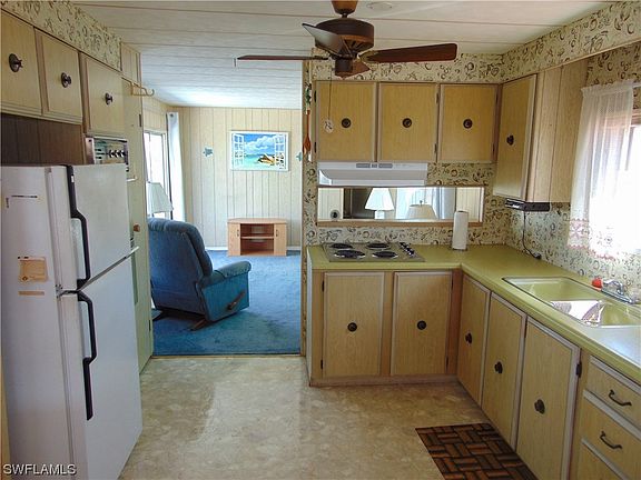 4th image of 2790 Wedgewood Dr