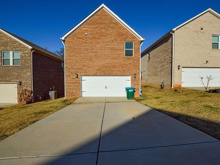 3215 Lisburn St — Photo 35