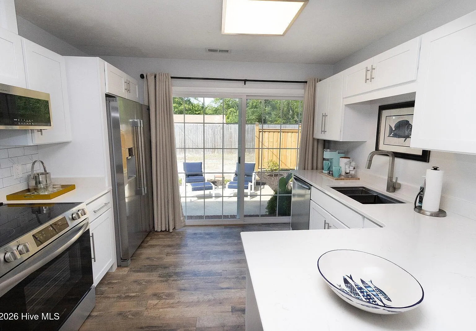 1 bed, 1.5 bath, $2,475 — Photo 4