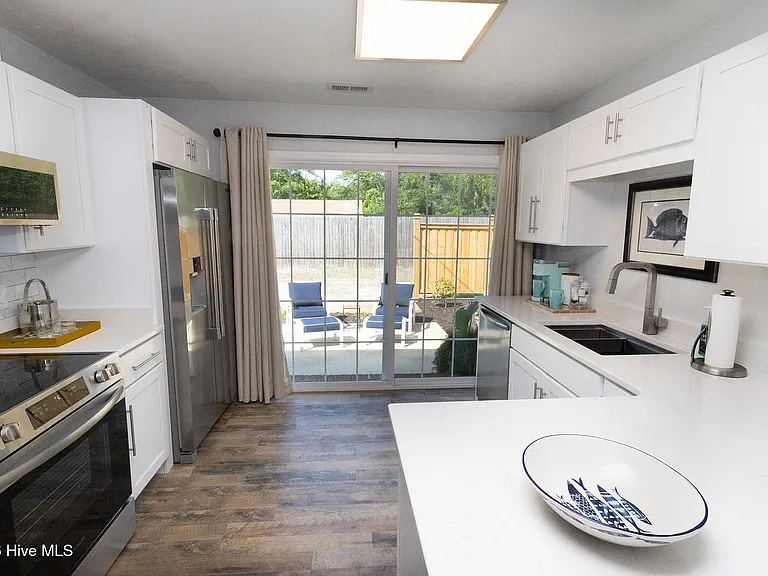 314 Greenview Dr — Photo 7