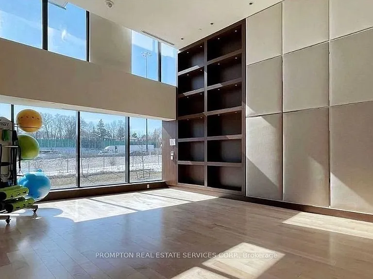 27 McMahon Dr #2012 — Photo 24