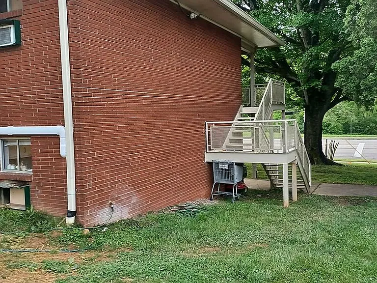 Holston Apartments — Photo 21