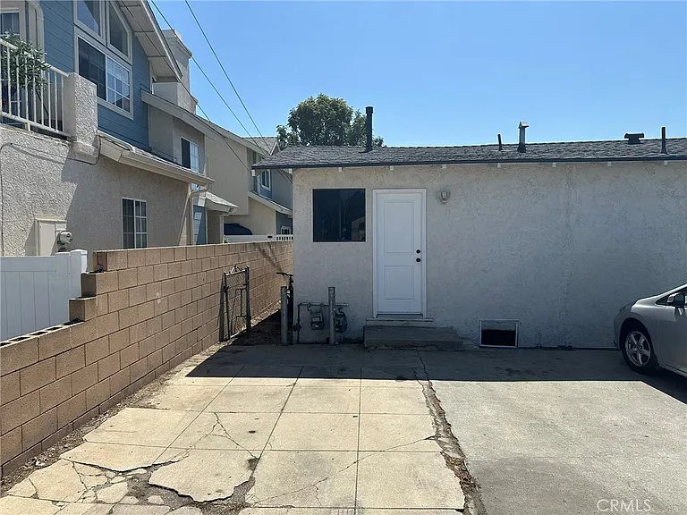 1819 Gramercy Ave #B — Photo 29