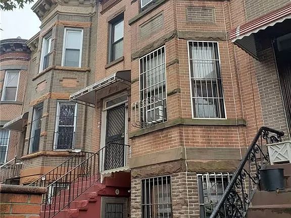 4th image of 530 52nd St