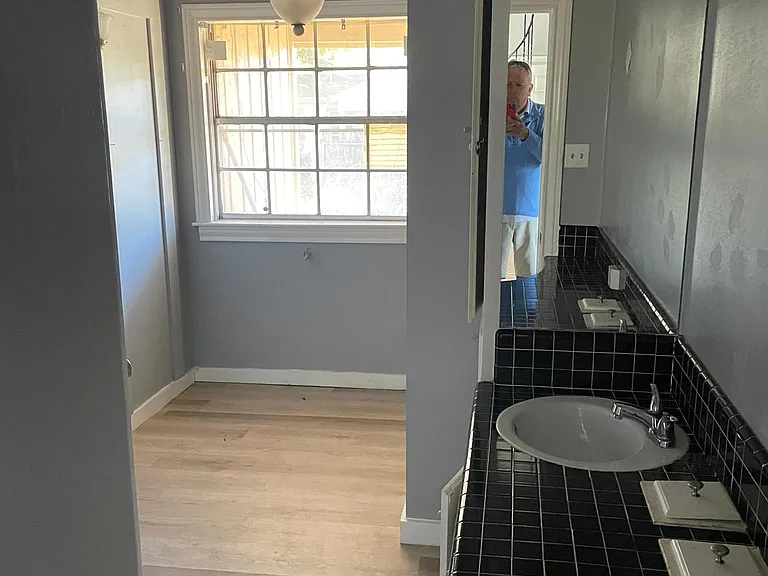 519 W French Ave #A — Photo 1