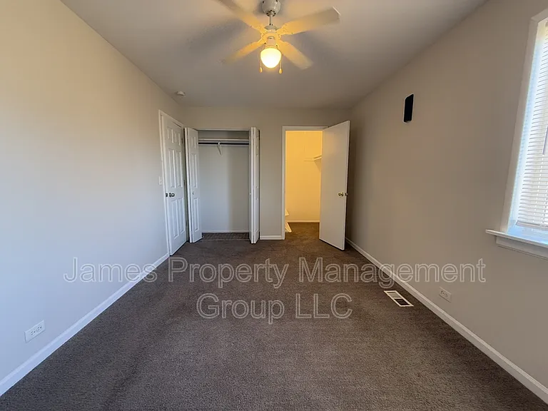 1557 Quaker Ln #114 — Photo 8