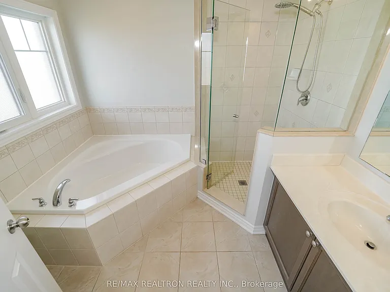 77 Betony Dr — Photo 25