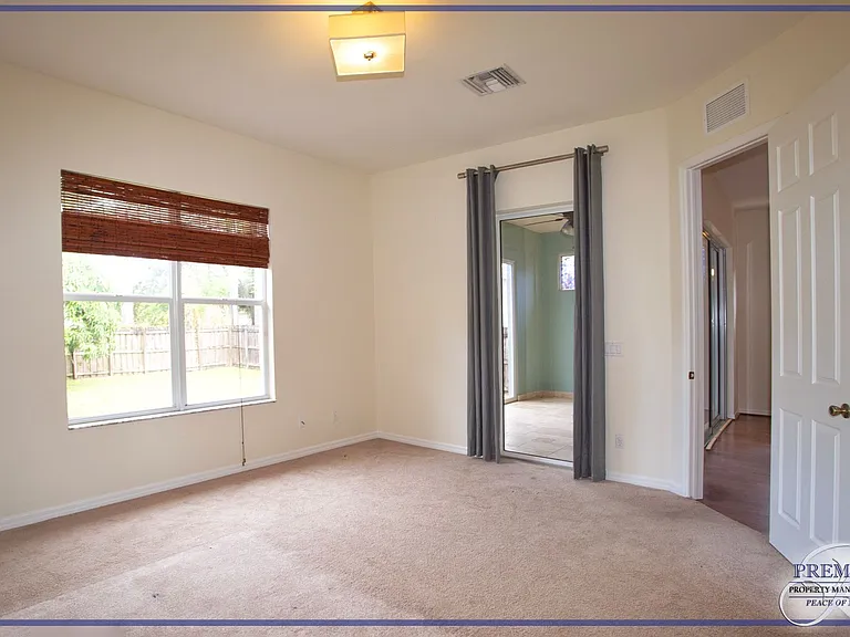3555 Poinsettia Ave — Photo 25