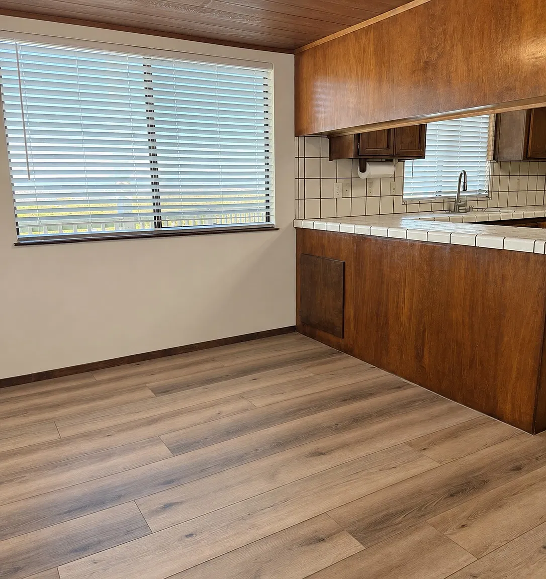 2 bed, 2.5 bath, 2100 sqft, $3,200 — Photo 4