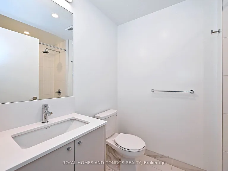 10 Oak St #1510 — Photo 23