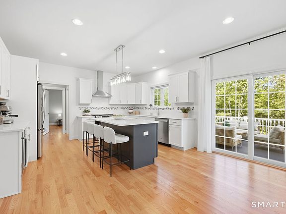 3rd image of 21 Wolf Hill Road