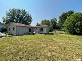 1123 W 53rd St, Davenport, IA 52806