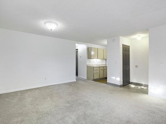 2nd image of 2831 Somerville Dr #A,B,C,D