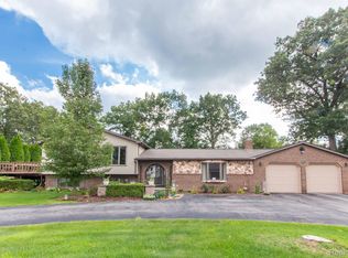 9700 Baude Dr, Brighton, MI 48116