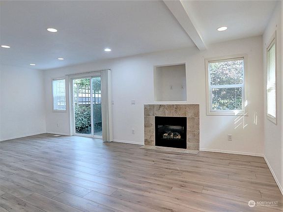 5th image of 10749 State Ave