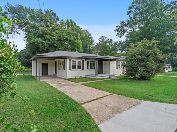 312 Petal Dr, Petal, MS 39465