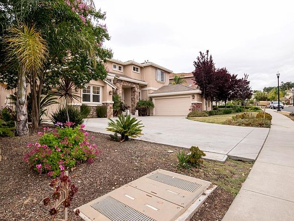 3rd image of 3833 Carrera Ct