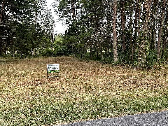 5th image of Deer Haven Dr