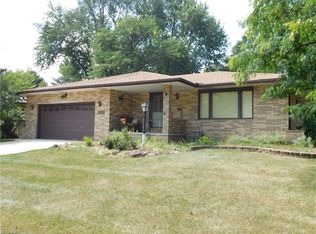 5590 Essex Dr, Seven Hills, OH 44131