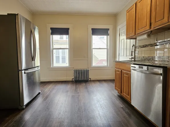 376 Medford St #1, Somerville, MA 02145