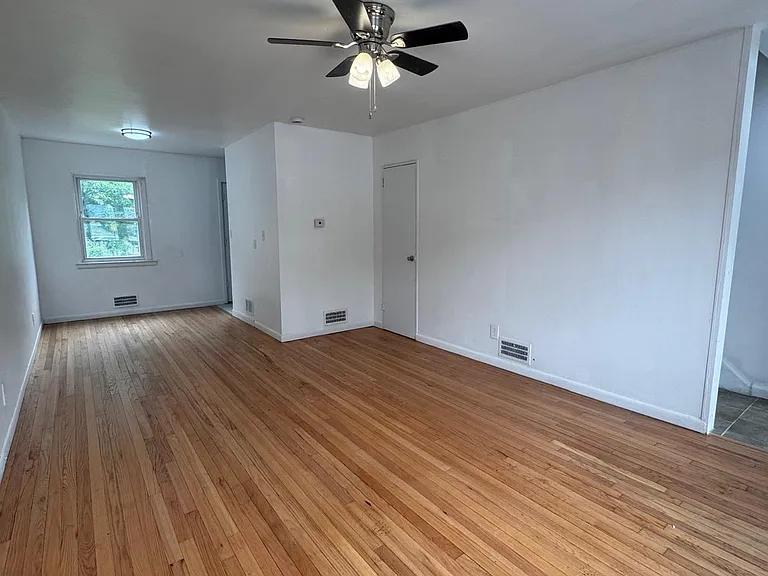 46 N Gilmore Blvd — Photo 16