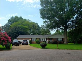 813 Saint George Ct, Virginia Beach, VA 23452